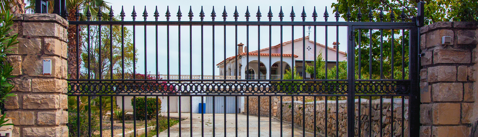 Metal Gate