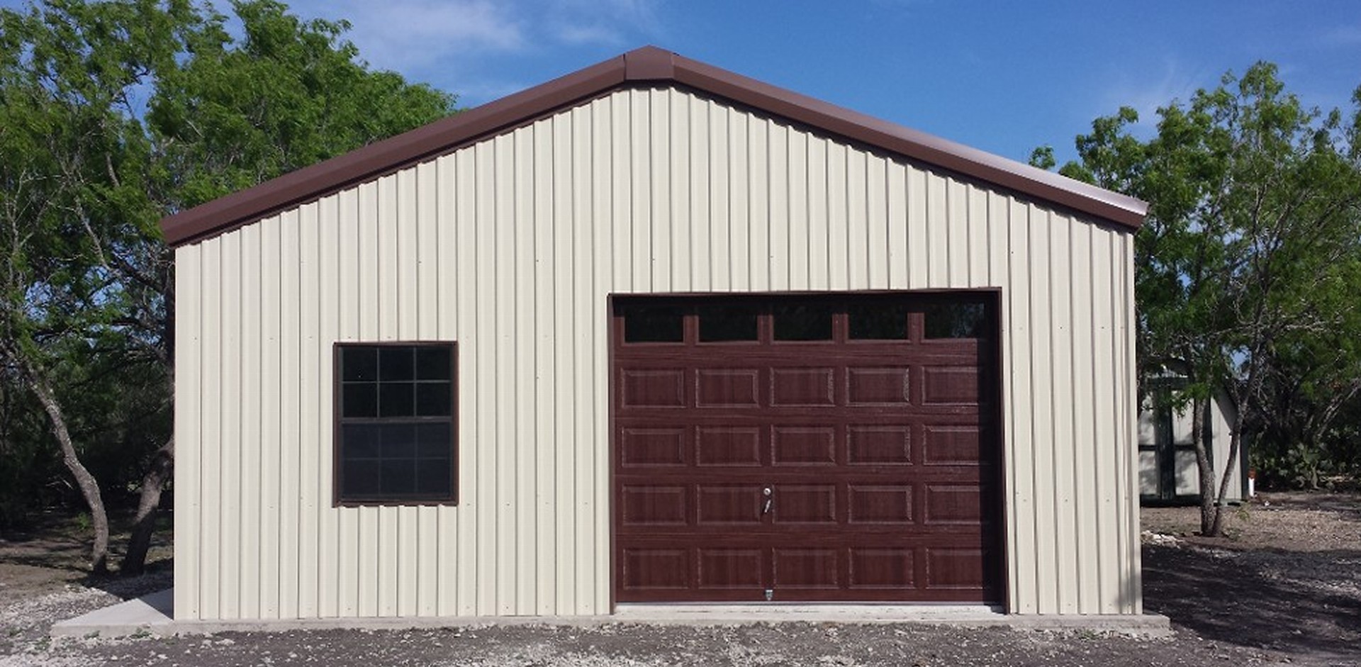 Classy Metal Building-Garage